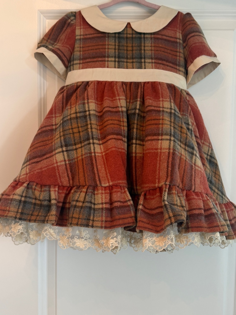 Liv & Stella Plaid Peter Pan Collar Girls Dress in Rust with Cream Trim